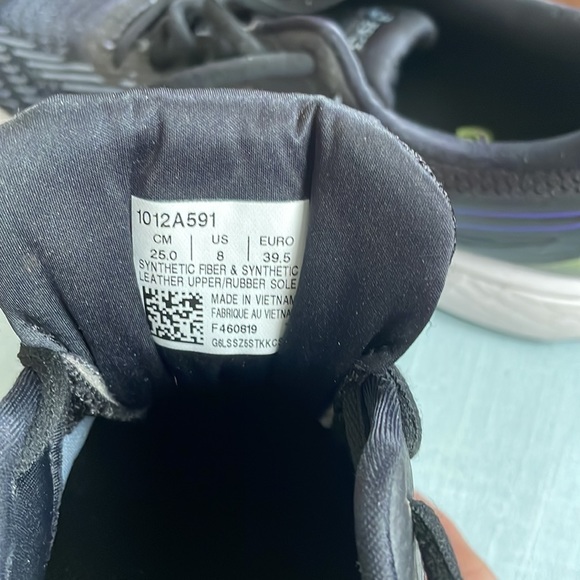 ASICS - Picture 6 of 7